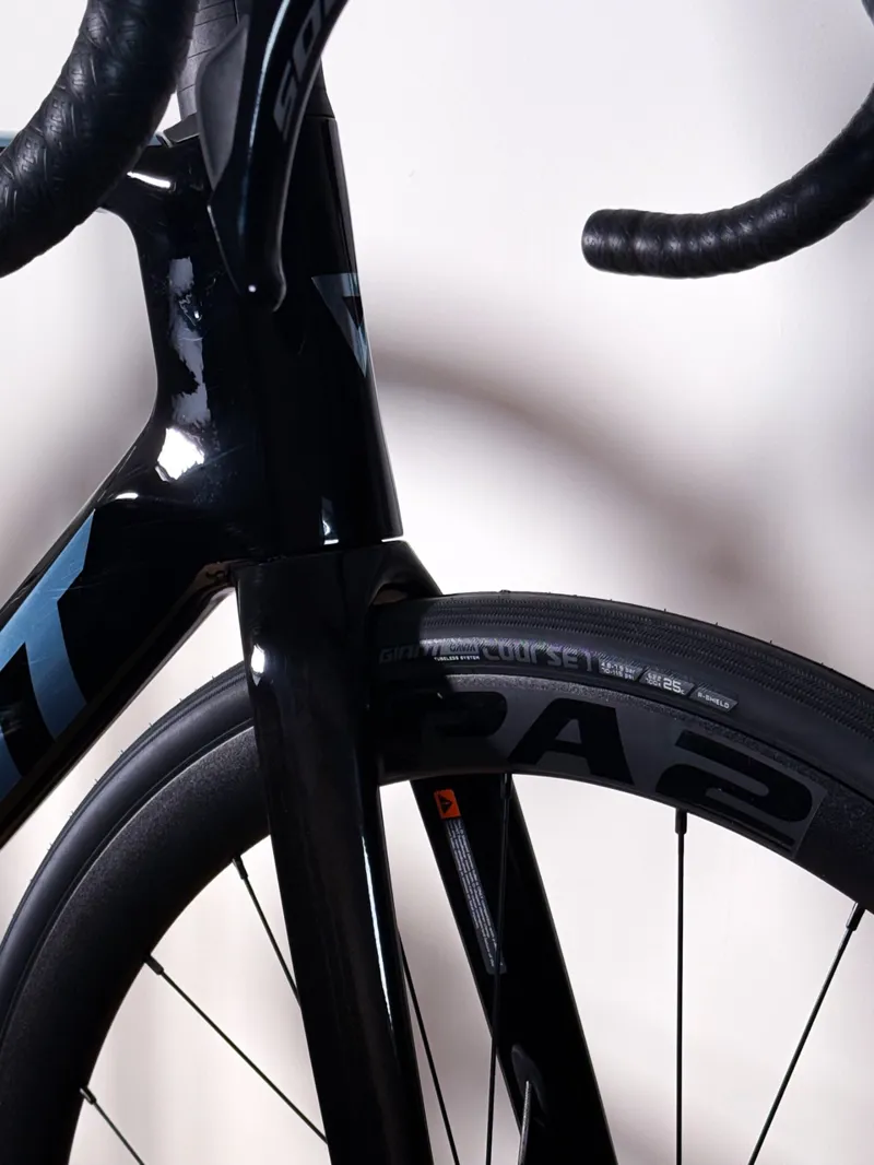 Giant Propel Advanced 2 Road Bike In Gloss Carbon Smoke-6