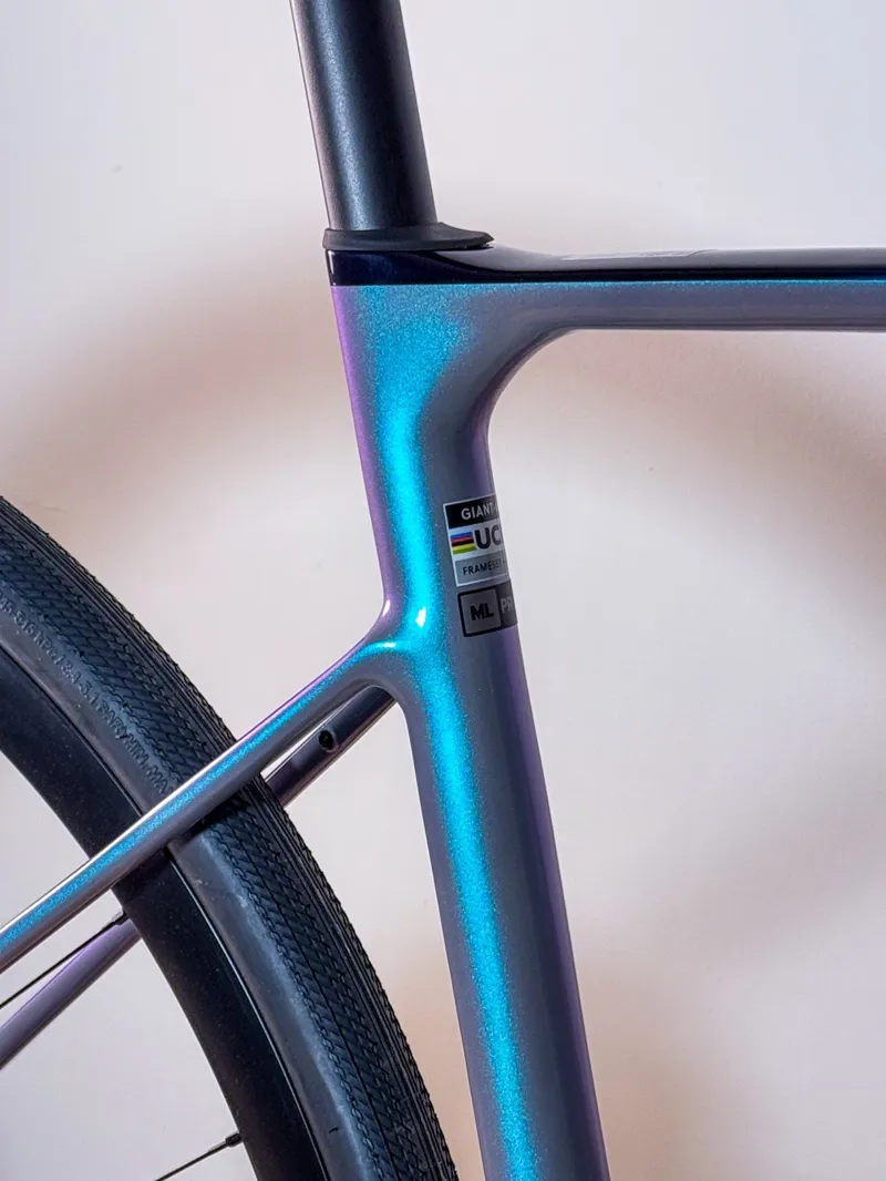Giant Defy Advanced Pro 2 Road Bike In Gloss Prismatic Haze-1