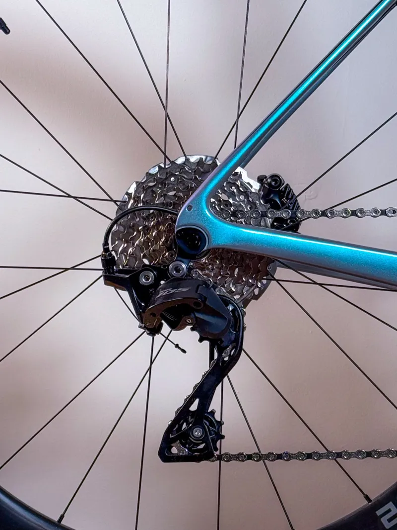 Giant Defy Advanced Pro 2 Road Bike In Gloss Prismatic Haze-3