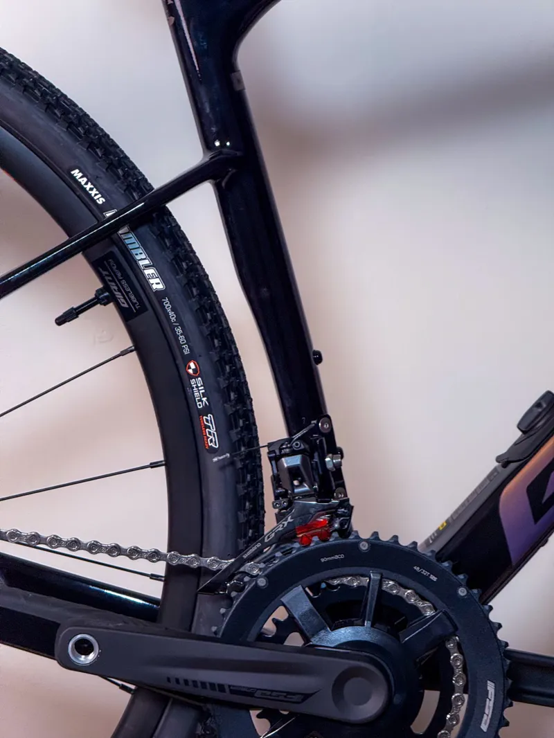 Giant Revolt Advanced 2 Gravel Bike In Gloss Carbon-7