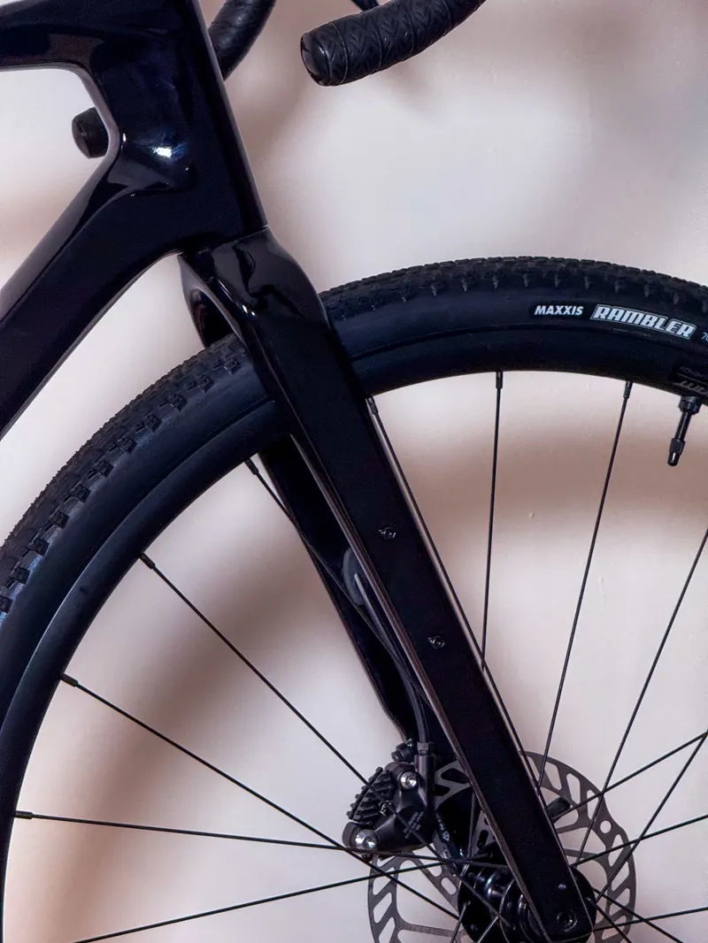 Giant Revolt Advanced 2 Gravel Bike In Gloss Carbon-8