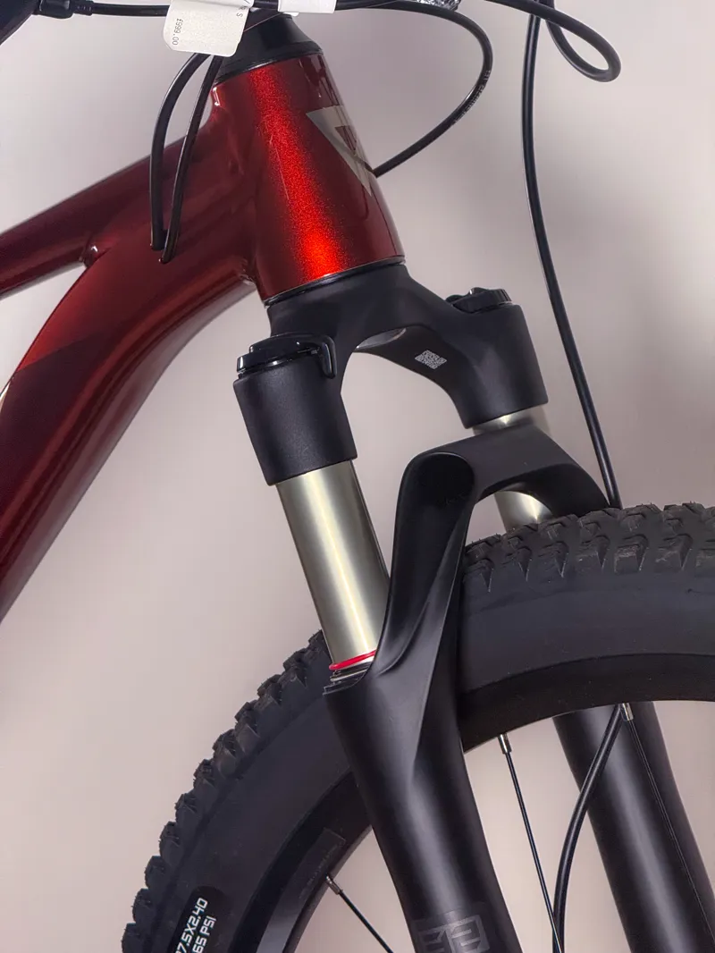 Giant Talon 2 27.5 Mountain Bike In Pure Red-1