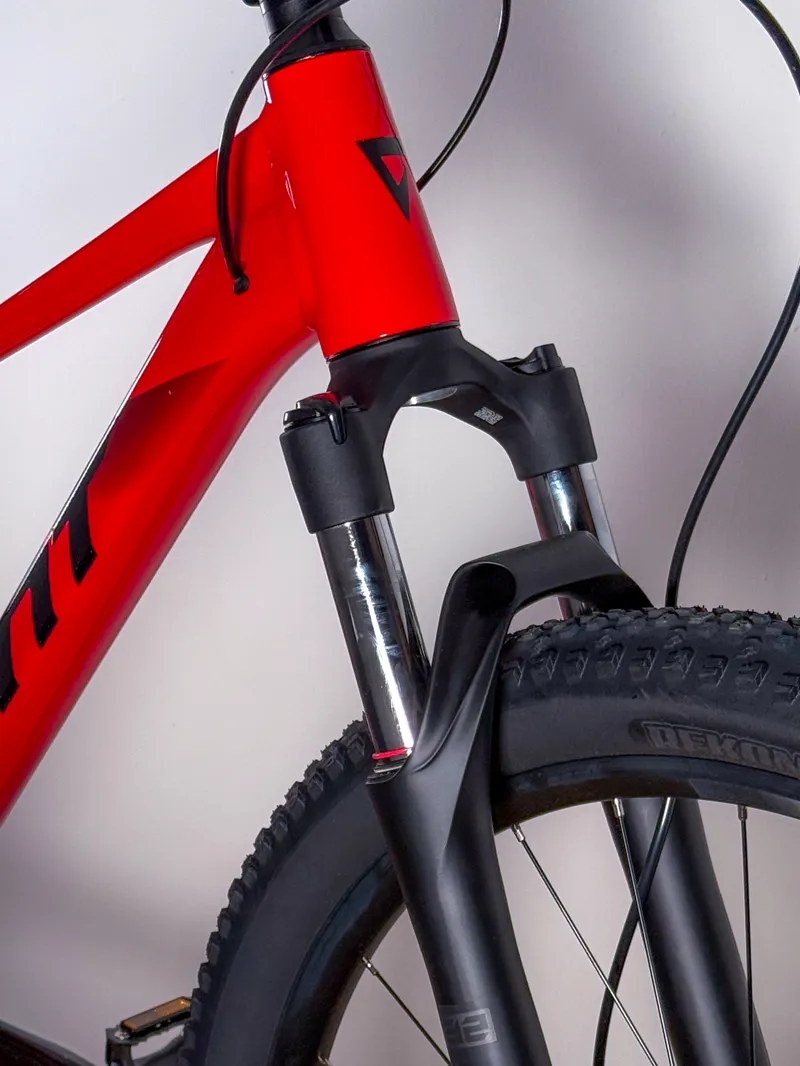 Giant Talon 2 29 Mountain Bike In Pure Red-1