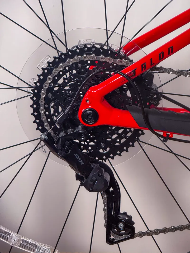Giant Talon 2 29 Mountain Bike In Pure Red-5
