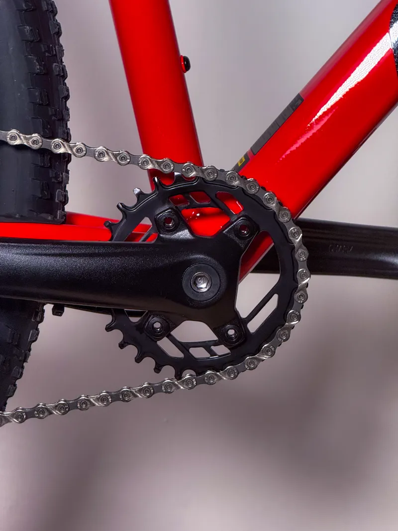 Giant Talon 2 29 Mountain Bike In Pure Red-6