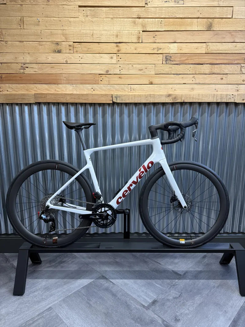 Cervelo Caledonia - 5 Rival AXS Vanilla/Cherry-1